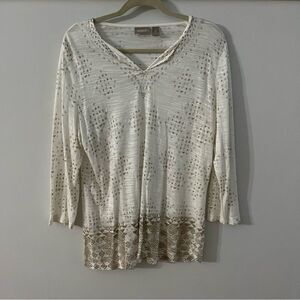 Chico's top size 2. Beautiful Design and Super Soft. Easy to Dress Up or Down